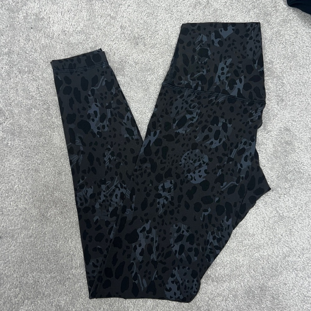 Lululemon 20” size 6